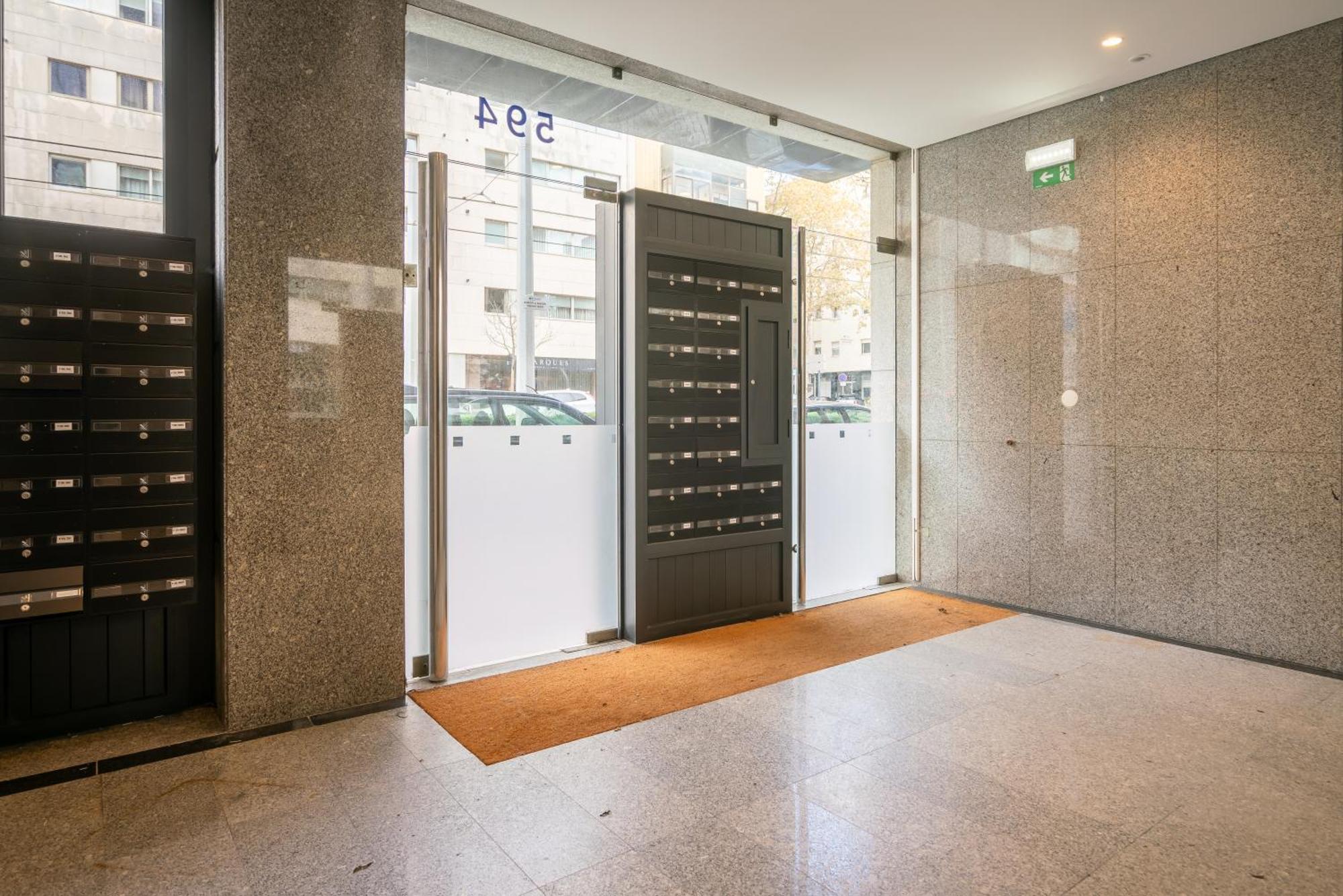 Host Wise - Trendy Spacious Flats - Matosinhos マトジニョシュ 部屋 写真