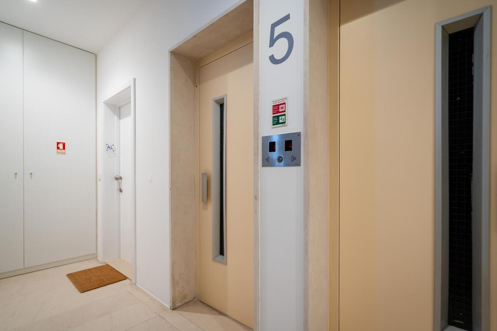 Host Wise - Trendy Spacious Flats - Matosinhos マトジニョシュ 部屋 写真
